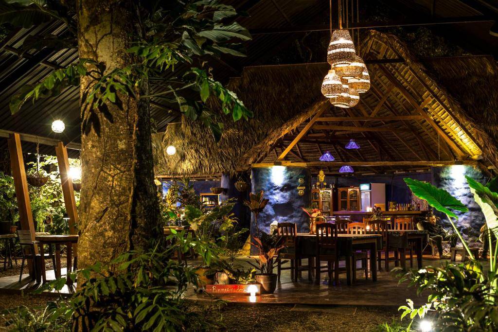 EC - restaurant