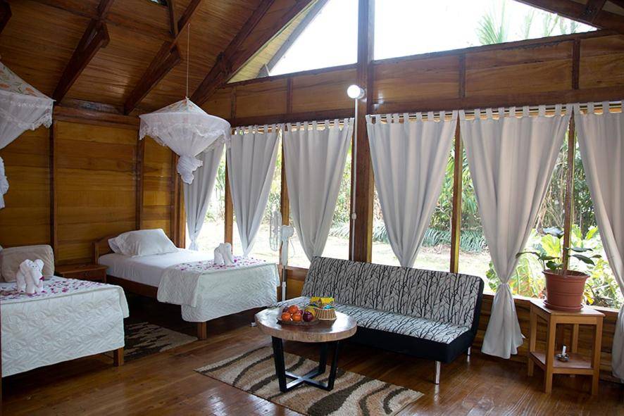 Amazon Planet Tambopata Lodge - Family room
