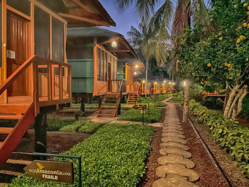 EAL - bungalows de noche